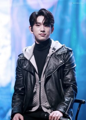 jinyoung leather sweater