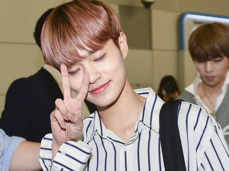 Wanna One Daehwi Airport Striped Shirt